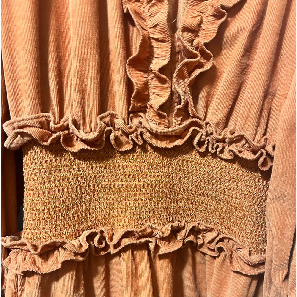 Beautiful Rust colored dress. Fits perfectly and perfect for Fall!